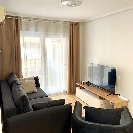 La Loma With Garage,pool And Lift